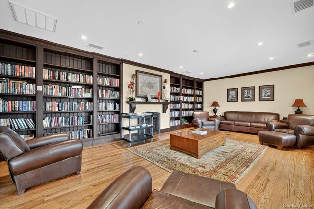 41 Michael Roberts Court, Pearl River, NY 10965