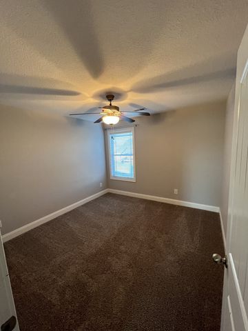 1134 N Ja Tate Dr, Clarksville, TN 37043