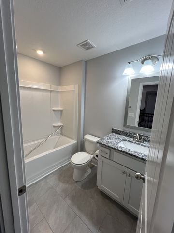 1134 N Ja Tate Dr, Clarksville, TN 37043
