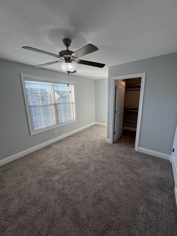 1134 N Ja Tate Dr, Clarksville, TN 37043