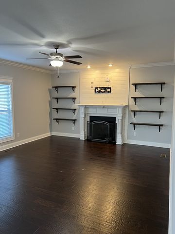 1134 N Ja Tate Dr, Clarksville, TN 37043
