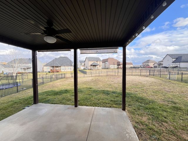 1134 N Ja Tate Dr, Clarksville, TN 37043