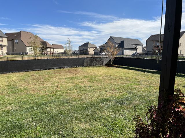 1134 N Ja Tate Dr, Clarksville, TN 37043
