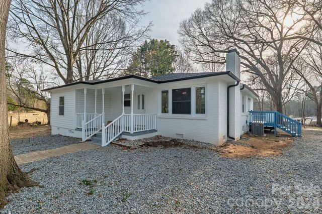 2447 Old NC 27 Highway 10, Mount Holly, NC 28120
