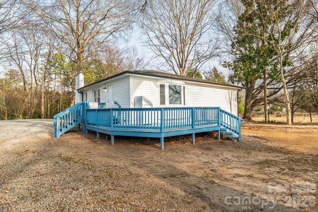 2447 Old NC 27 Highway 10, Mount Holly, NC 28120