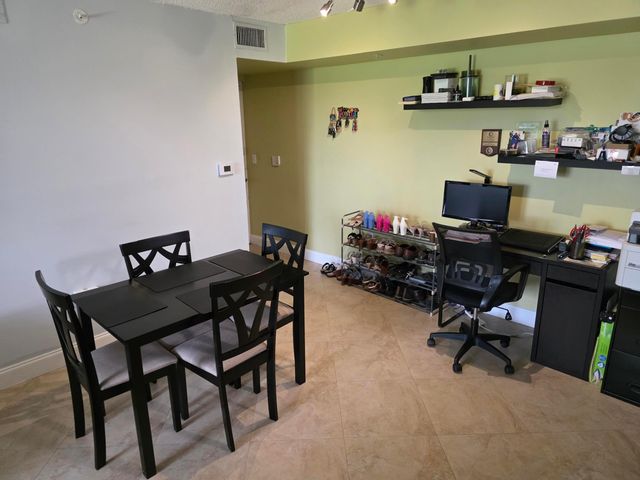7824 SONOMA SPRINGS Circle 104, Lake Worth, FL 33463