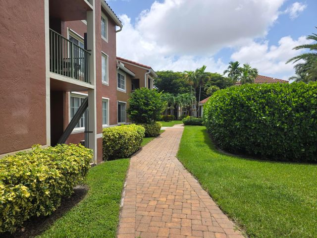 7824 SONOMA SPRINGS Circle 104, Lake Worth, FL 33463