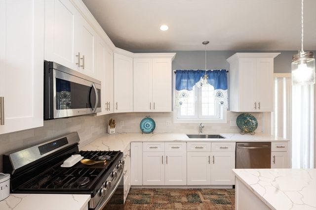 27 Pouts Lane 27, Uxbridge, MA 01569