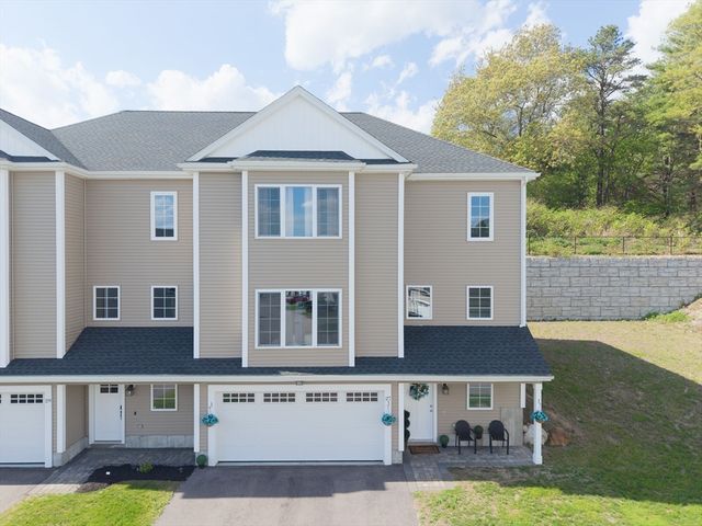 27 Pouts Lane 27, Uxbridge, MA 01569