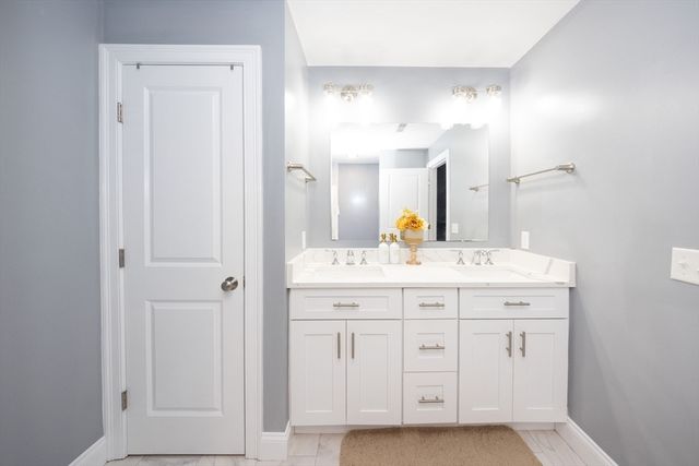 27 Pouts Lane 27, Uxbridge, MA 01569