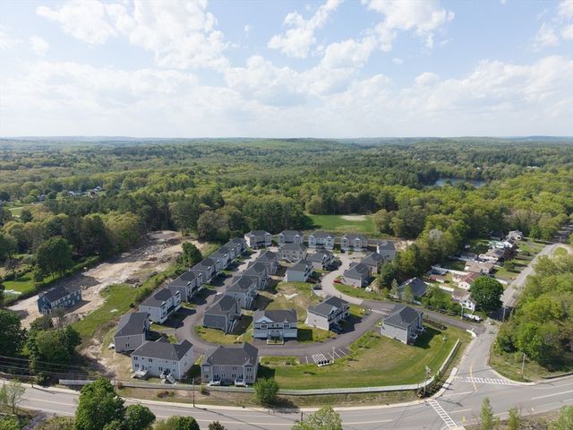 27 Pouts Lane 27, Uxbridge, MA 01569