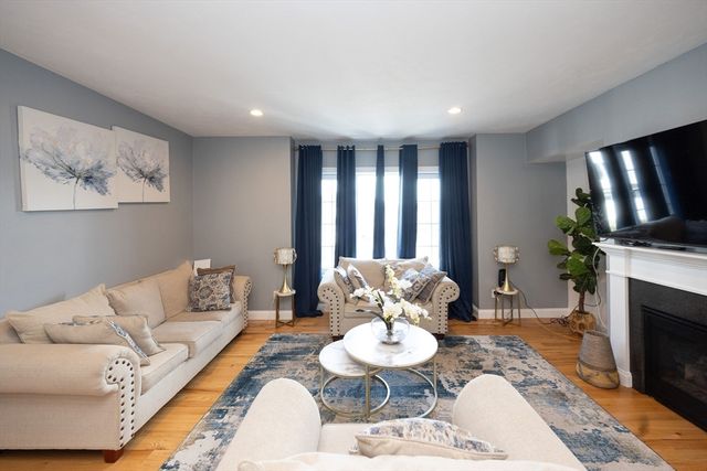 27 Pouts Lane 27, Uxbridge, MA 01569