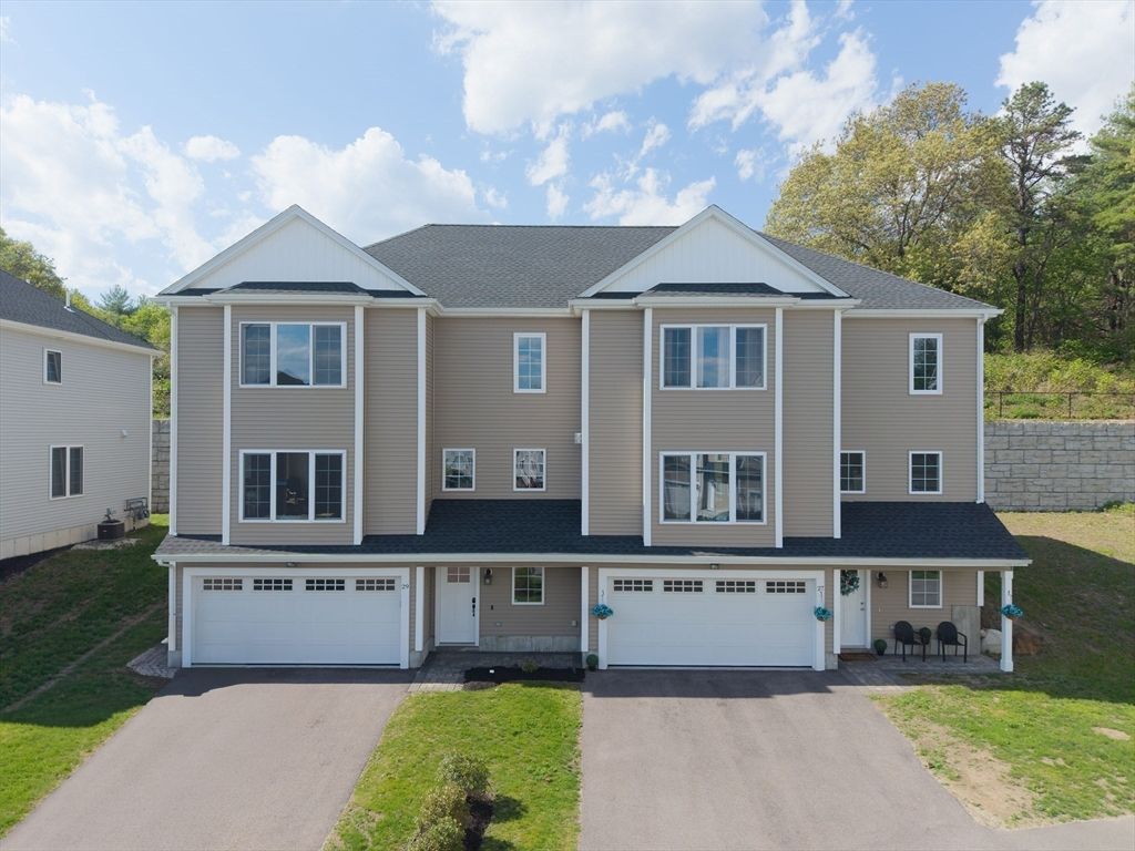 27 Pouts Lane 27, Uxbridge, MA 01569
