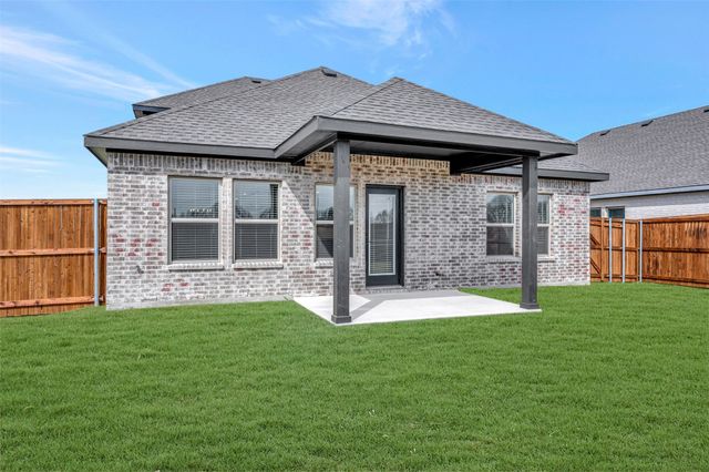 2133 Maple Ridge Drive, Van Alstyne, TX 75495