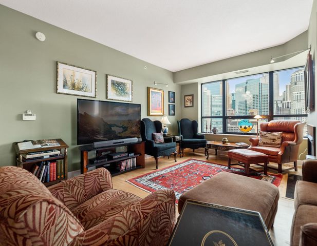 500 E Grant Street 810, Minneapolis, MN 55404