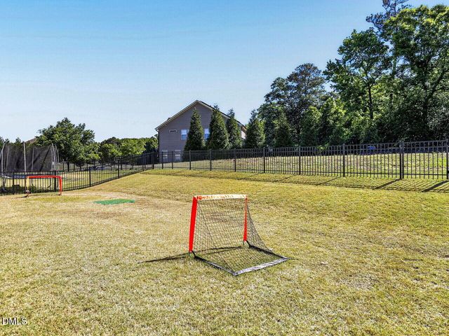 704 Wildwood Farm Way, Holly Springs, NC 27540