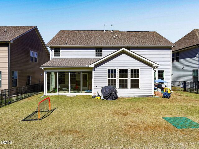 704 Wildwood Farm Way, Holly Springs, NC 27540