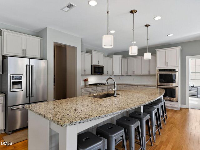 704 Wildwood Farm Way, Holly Springs, NC 27540