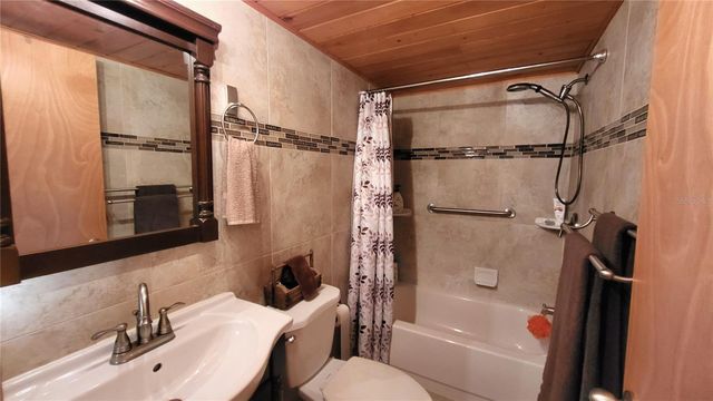 2096 HUNTER ROAD, Okeechobee, FL 34974