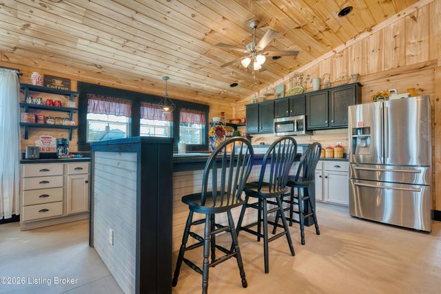 8743 KY-52, Loretto, KY 40037