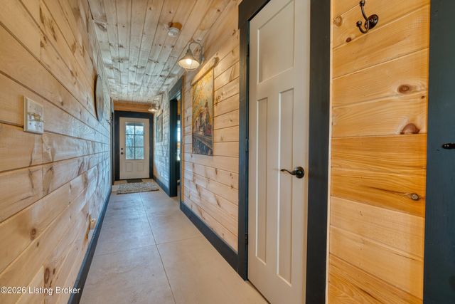 8743 KY-52, Loretto, KY 40037