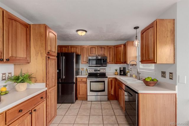 17324 E Wagon Trail Parkway, Aurora, CO 80015