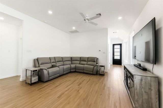 304 Dam Drop Drive, New Caney, TX 77357