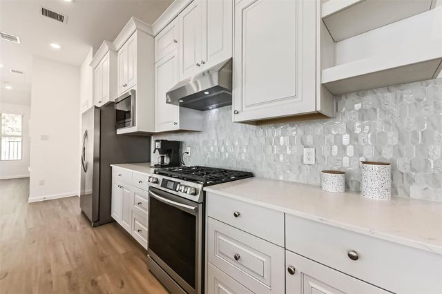 304 Dam Drop Drive, New Caney, TX 77357