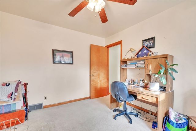 376 Johnson Plank Road NE, Warren, OH 44481