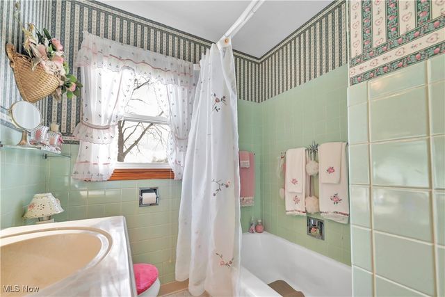 376 Johnson Plank Road NE, Warren, OH 44481