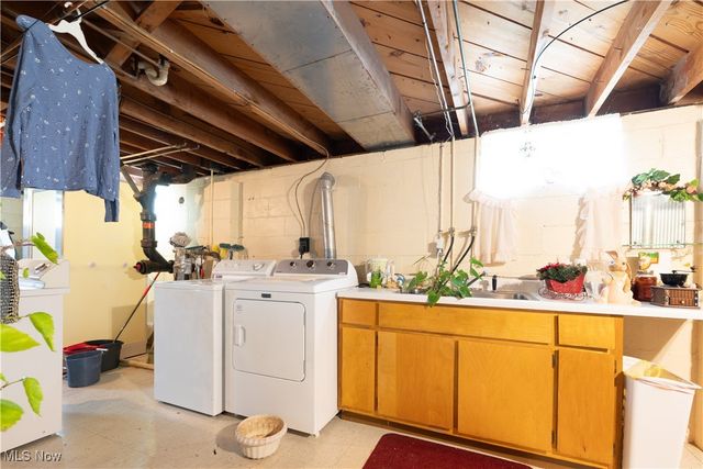 376 Johnson Plank Road NE, Warren, OH 44481