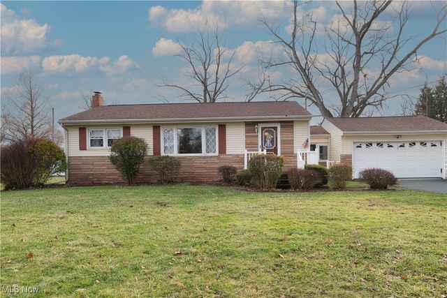 376 Johnson Plank Road NE, Warren, OH 44481