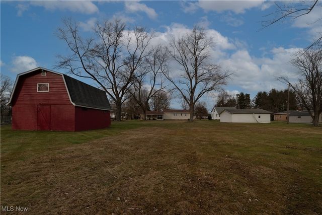 376 Johnson Plank Road NE, Warren, OH 44481