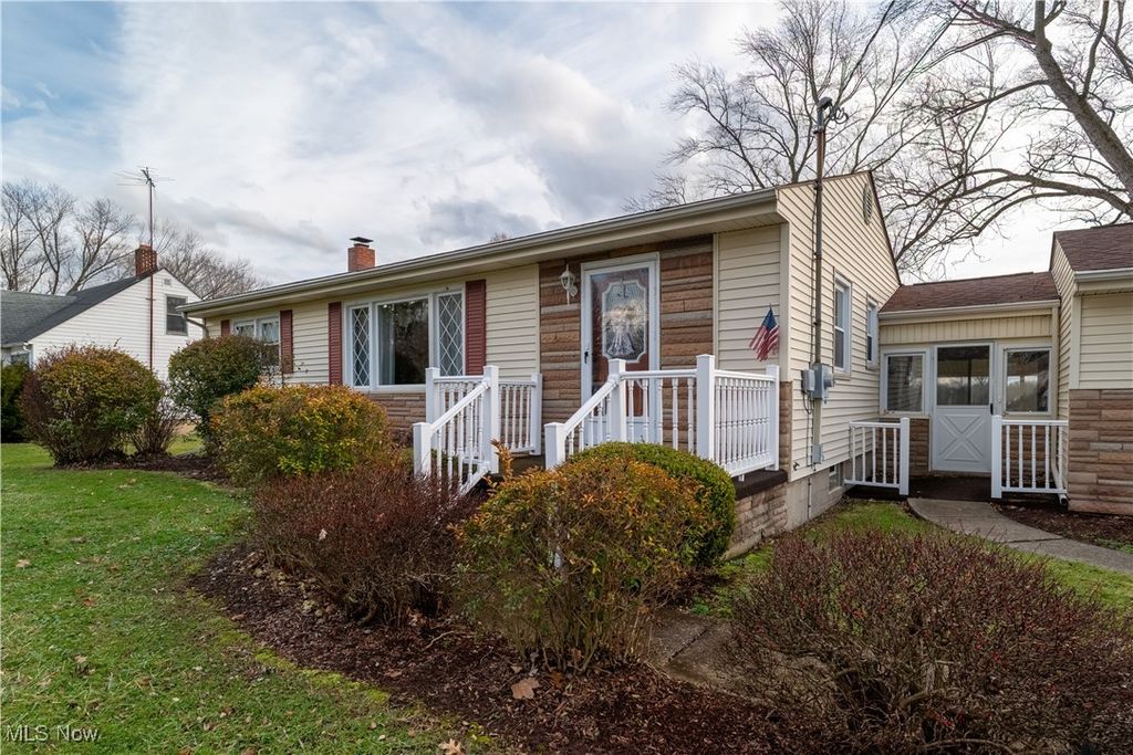 376 Johnson Plank Road NE, Warren, OH 44481