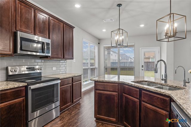 811 S Clanton Cove, Killeen, TX 76542
