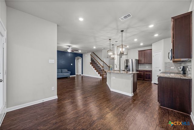 811 S Clanton Cove, Killeen, TX 76542