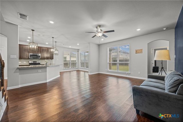 811 S Clanton Cove, Killeen, TX 76542