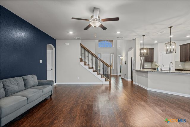 811 S Clanton Cove, Killeen, TX 76542