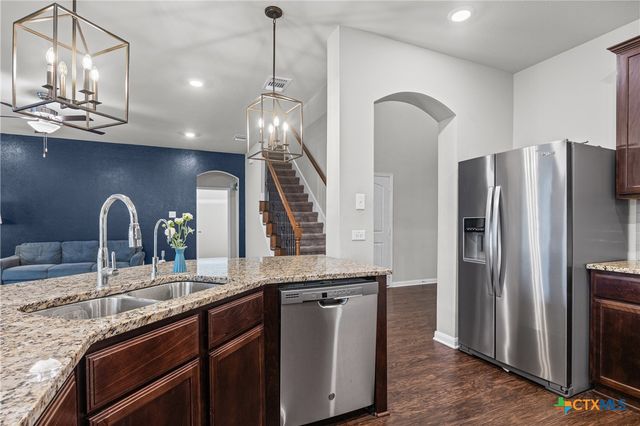 811 S Clanton Cove, Killeen, TX 76542