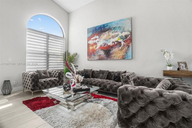 1034 NW 184th Way, Pembroke Pines, FL 33029