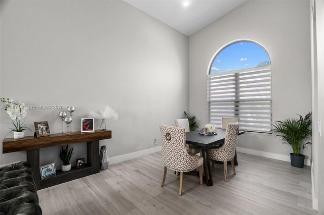 1034 NW 184th Way, Pembroke Pines, FL 33029