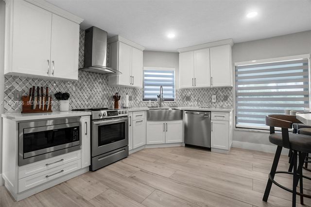 1034 NW 184th Way, Pembroke Pines, FL 33029