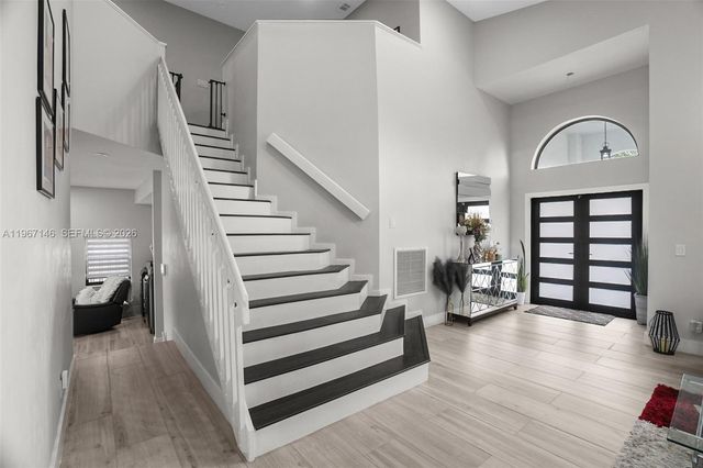 1034 NW 184th Way, Pembroke Pines, FL 33029