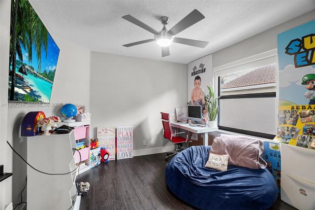 1034 NW 184th Way, Pembroke Pines, FL 33029