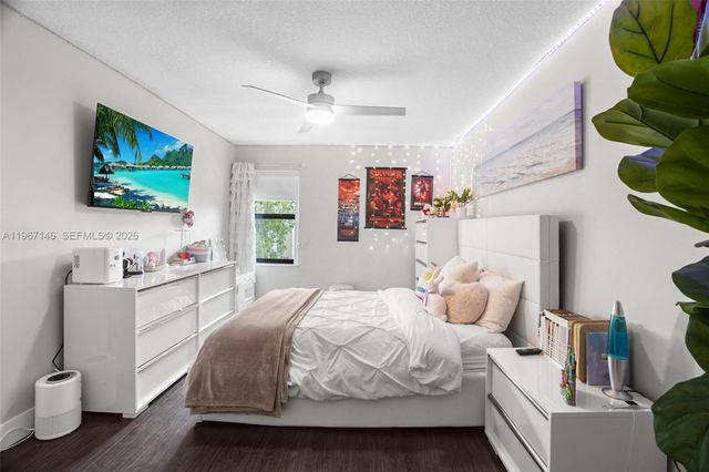 1034 NW 184th Way, Pembroke Pines, FL 33029