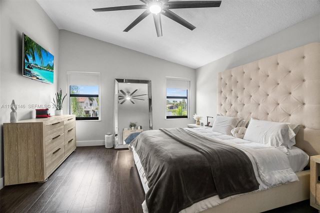 1034 NW 184th Way, Pembroke Pines, FL 33029