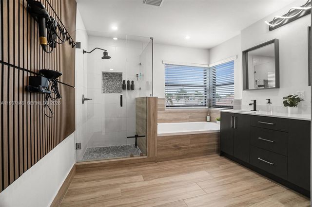 1034 NW 184th Way, Pembroke Pines, FL 33029