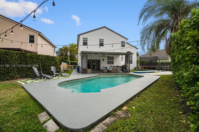 1034 NW 184th Way, Pembroke Pines, FL 33029