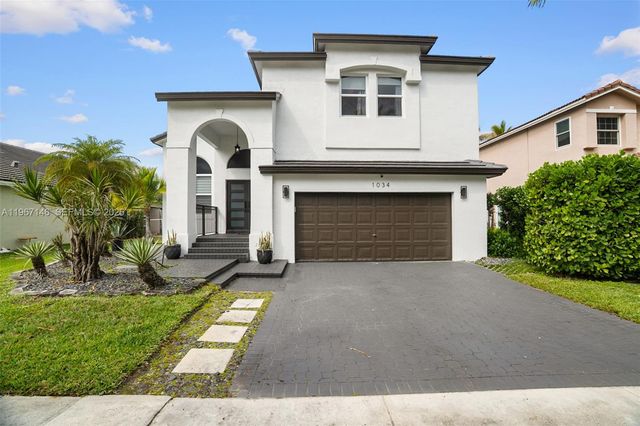 1034 NW 184th Way, Pembroke Pines, FL 33029