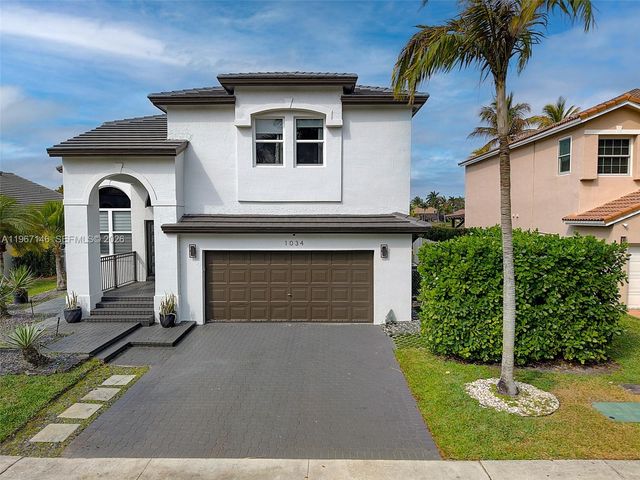 1034 NW 184th Way, Pembroke Pines, FL 33029